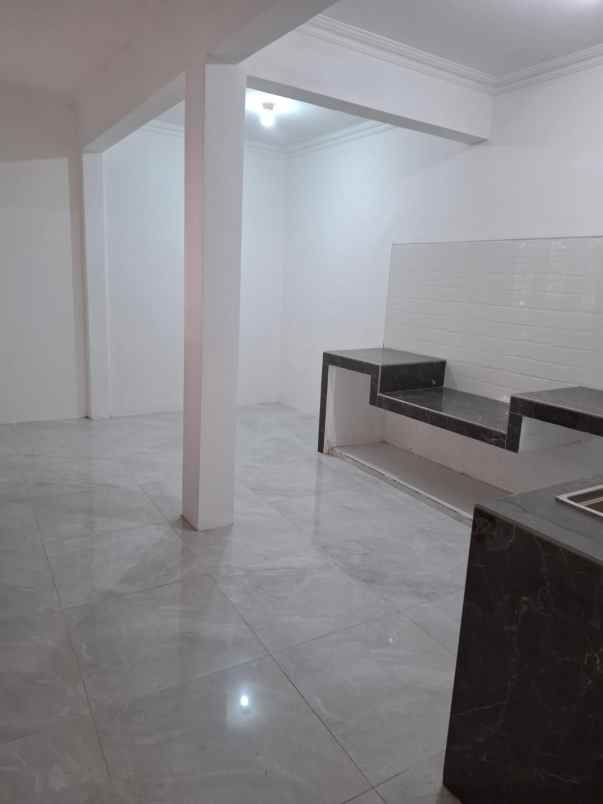 dijual rumah jl kertajaya indah manyar
