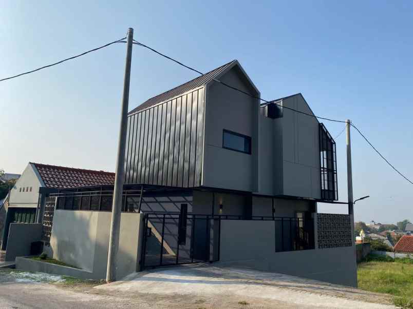 dijual rumah jl ligar mulia dago bandung