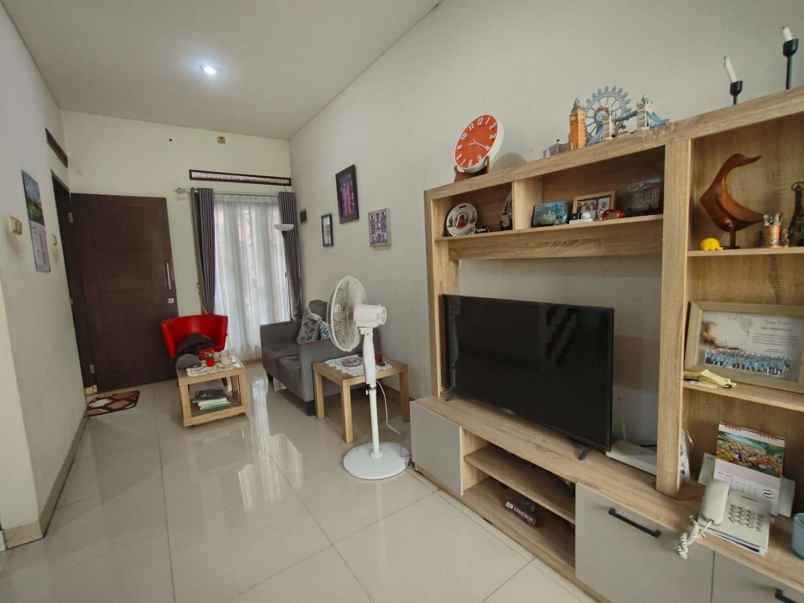 dijual rumah jl pekapuran