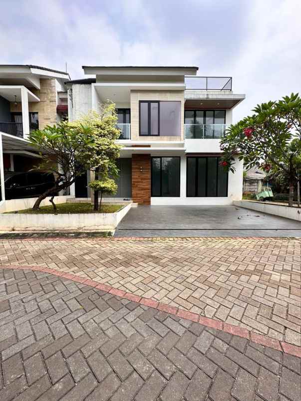 dijual rumah jl raya ciracas raya