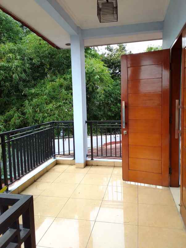 dijual rumah jl raya hankam rt 001 rw