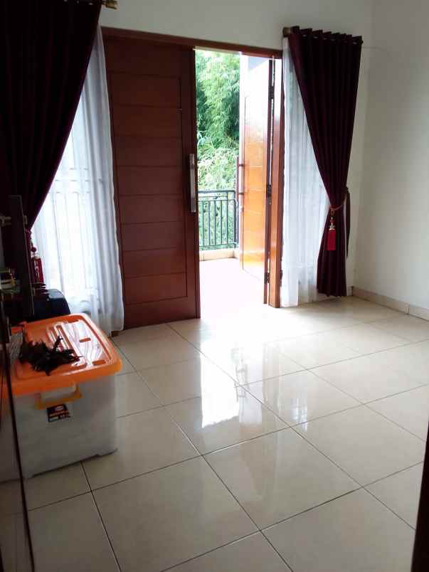 dijual rumah jl raya hankam rt 001 rw