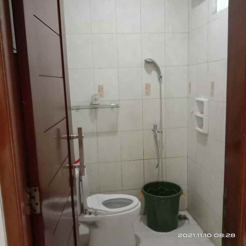 dijual rumah jl raya hankam rt 001 rw