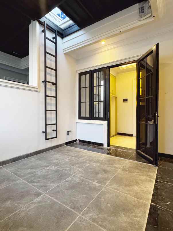 dijual rumah jl raya jagakarsa cilandak