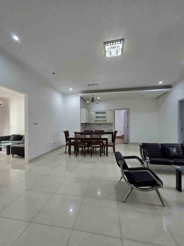 dijual rumah jl raya komplek duren