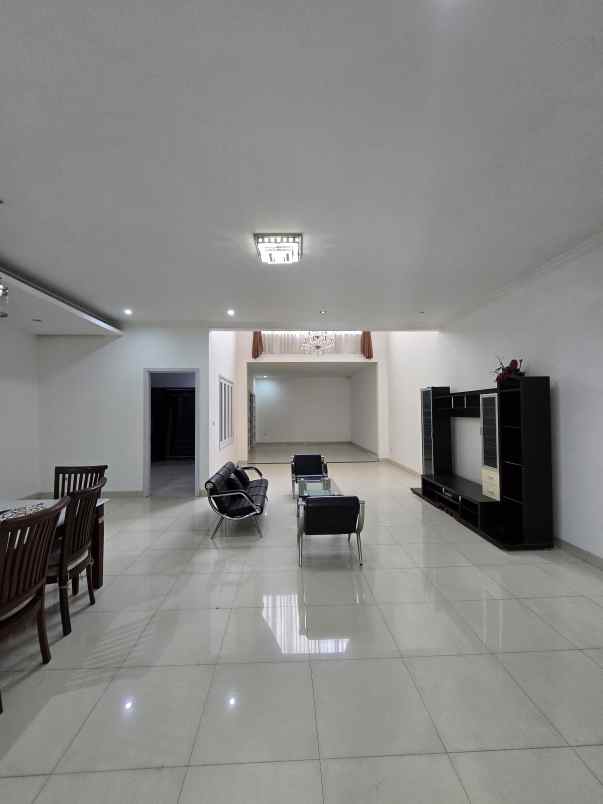 dijual rumah jl raya komplek duren