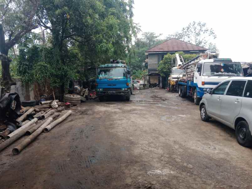 dijual rumah jl raya krannggan