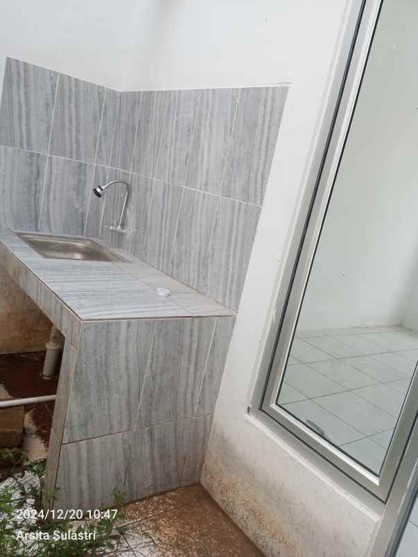 dijual rumah jl raya sepatan