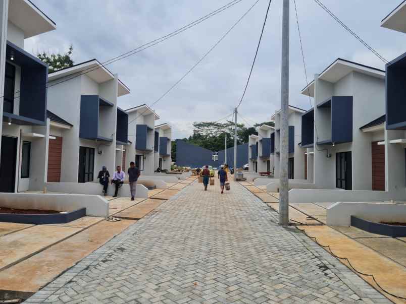 dijual rumah jl raya simpang tiga buni