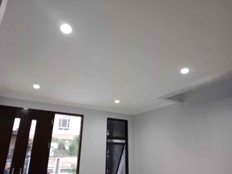 dijual rumah jl terusan jakarta