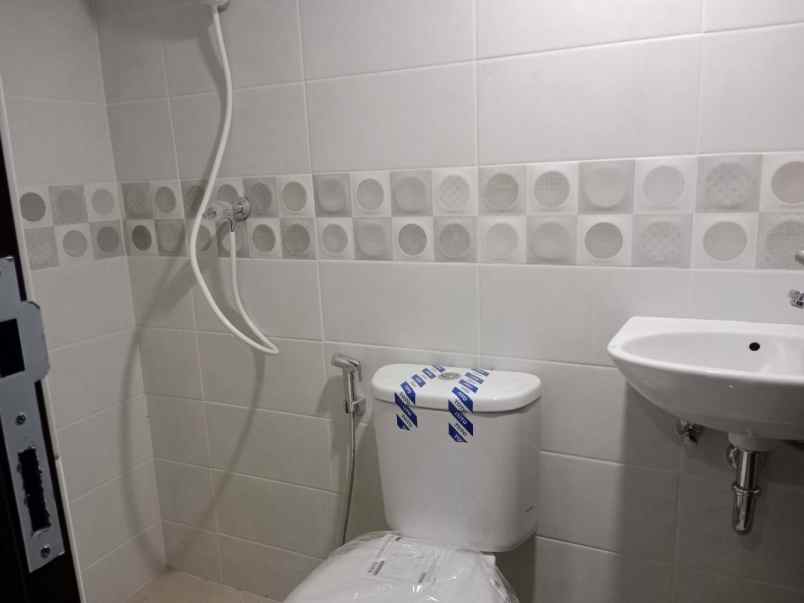 dijual rumah jl terusan jakarta