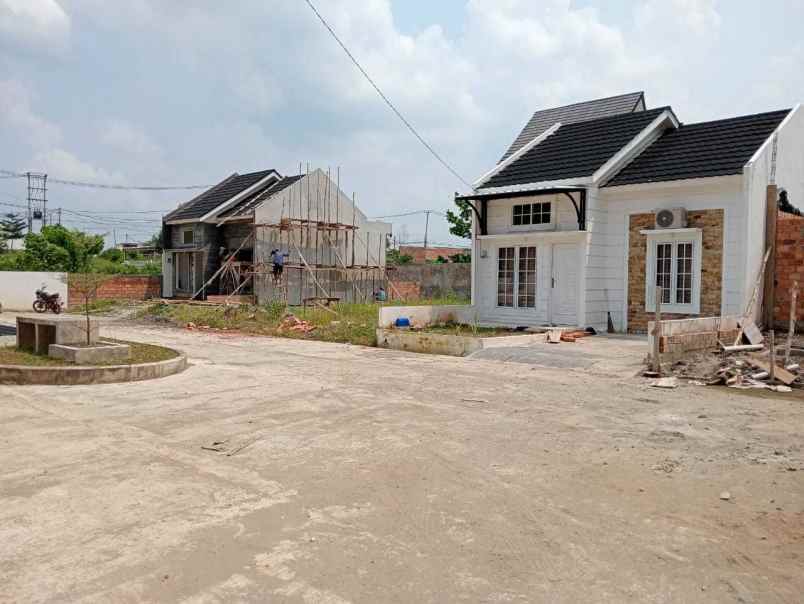 dijual rumah jl tj barangan