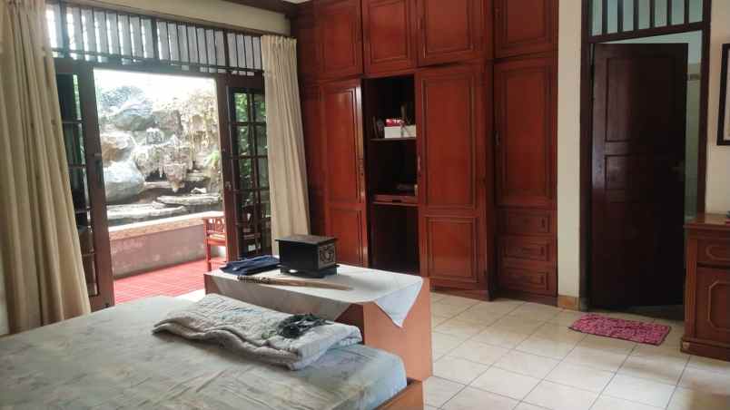 dijual rumah jl wadas