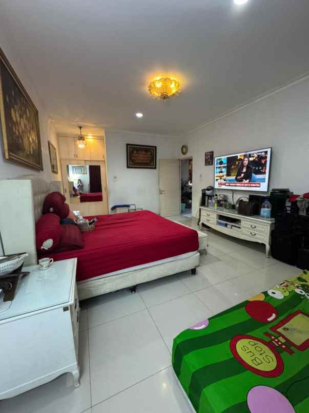 dijual rumah jl wisata utama ciangsana