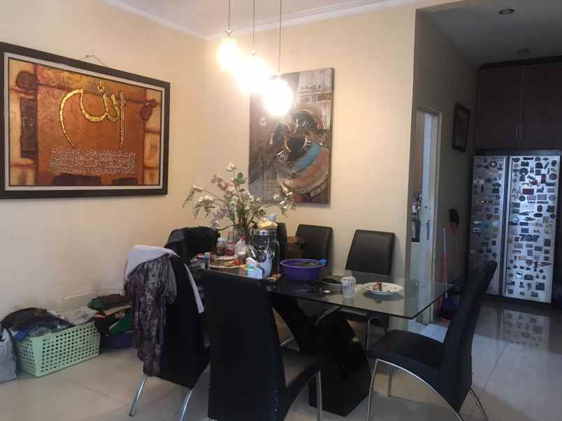 dijual rumah jl wisata utama ciangsana