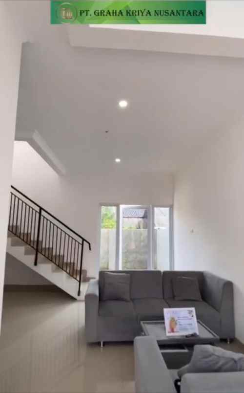 dijual rumah jln cahaya titis tanah baru