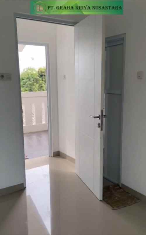 dijual rumah jln cahaya titis tanah baru