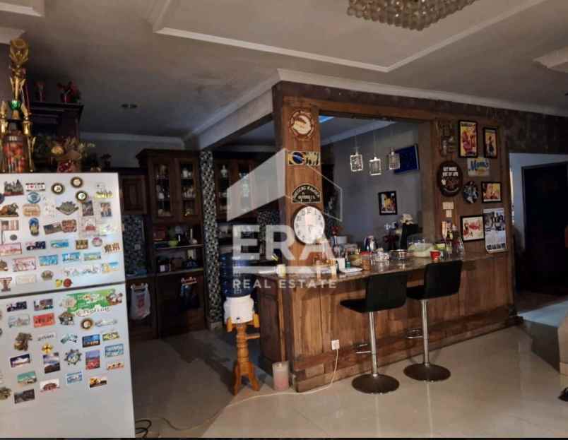 dijual rumah jln kapten haryadi