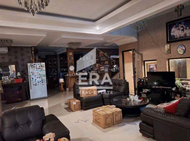 dijual rumah jln kapten haryadi