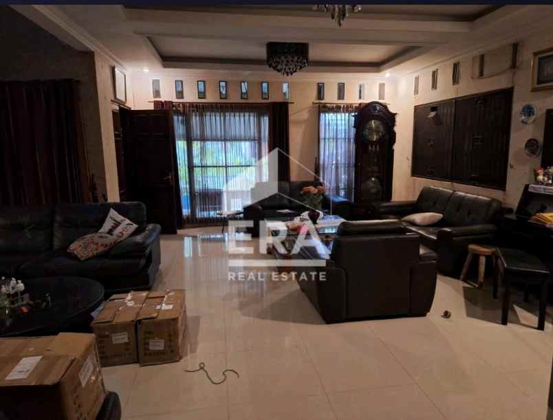 dijual rumah jln kapten haryadi