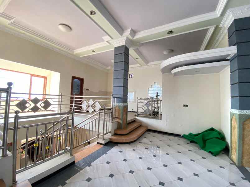 dijual rumah jongbiru kec gampengrejo