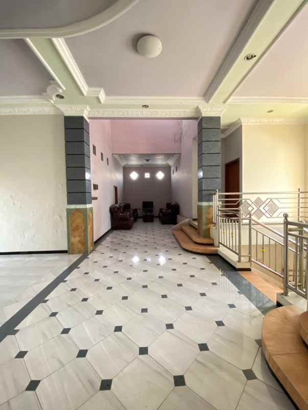 dijual rumah jongbiru kec gampengrejo