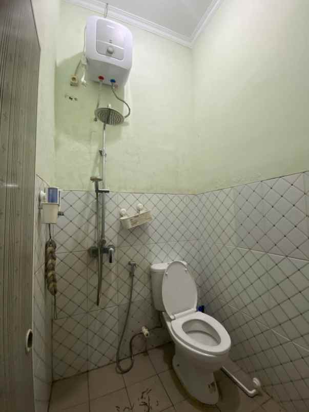 dijual rumah kalibaru cilodong depok