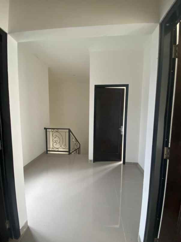 dijual rumah kalibaru cilodong depok