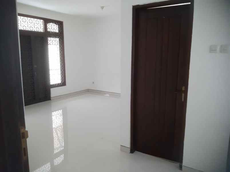 dijual rumah kalijudan