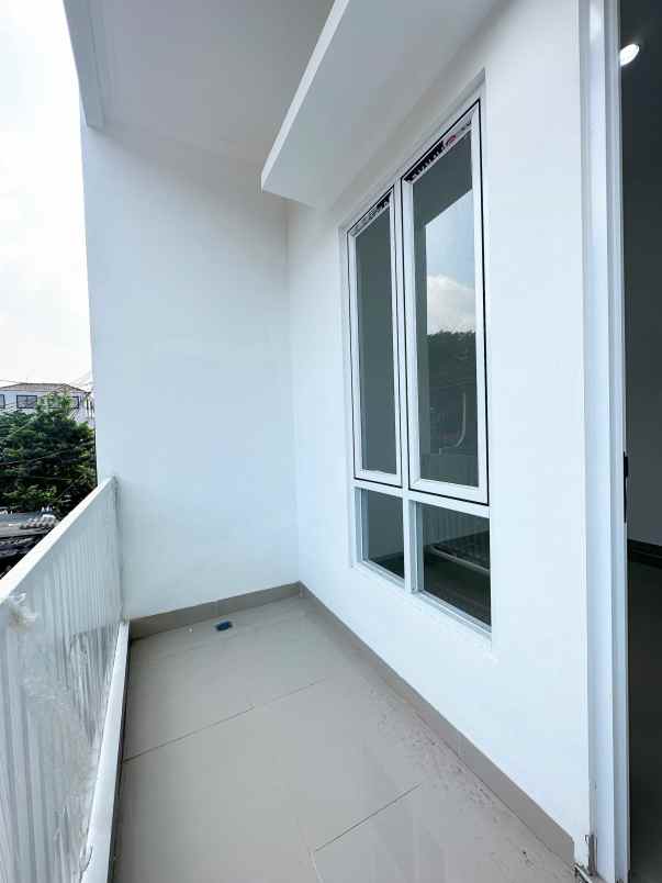 dijual rumah kalisari