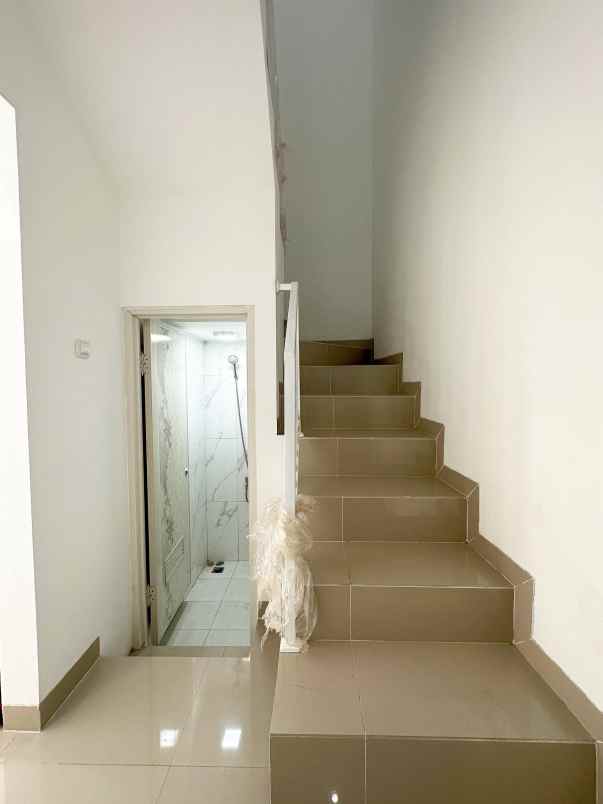 dijual rumah kalisari