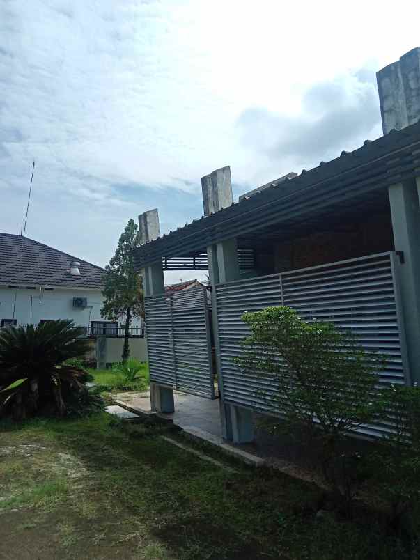 dijual rumah karanganyar sukamandi
