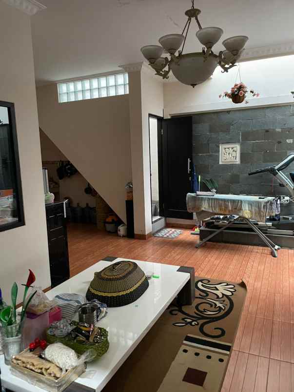 dijual rumah kec cimahi utara