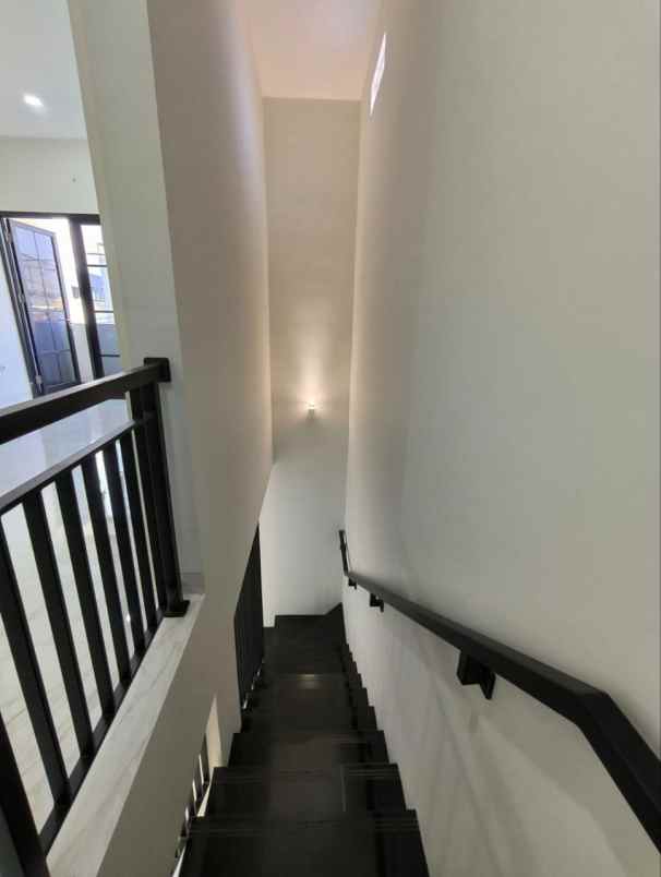 dijual rumah kenjeran