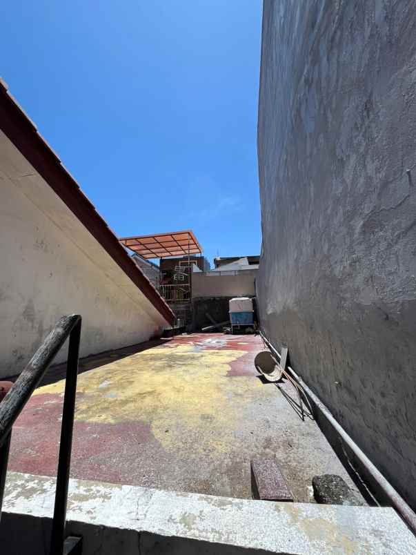 dijual rumah klampis anom