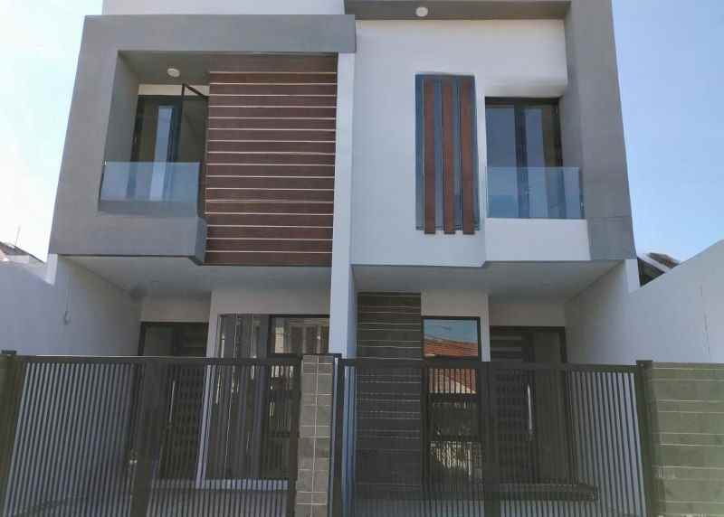 dijual rumah klampis semolo barat