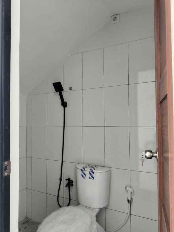 dijual rumah komp gba 3 blok a4 no 16