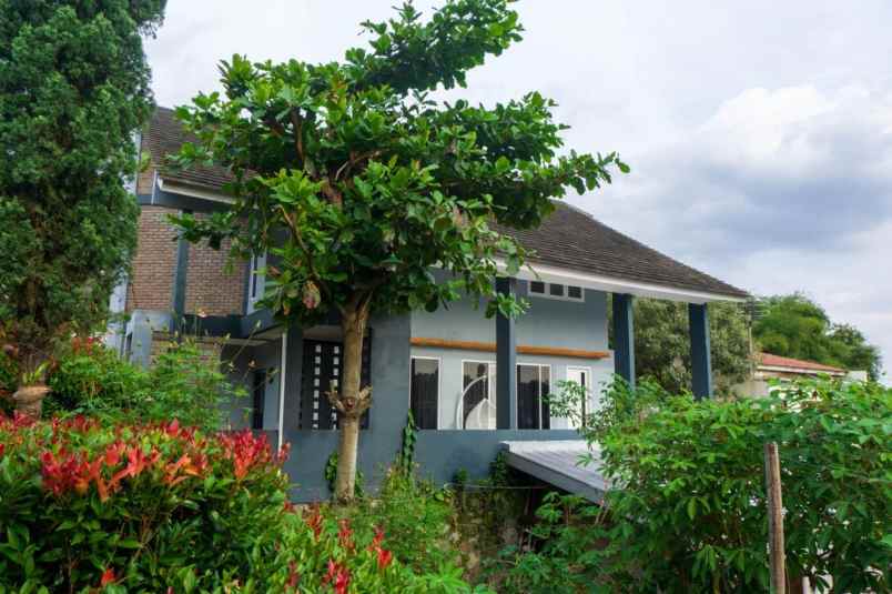 dijual rumah komp griya mandala caheum