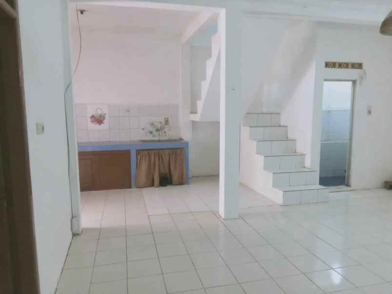 dijual rumah komp melati indah