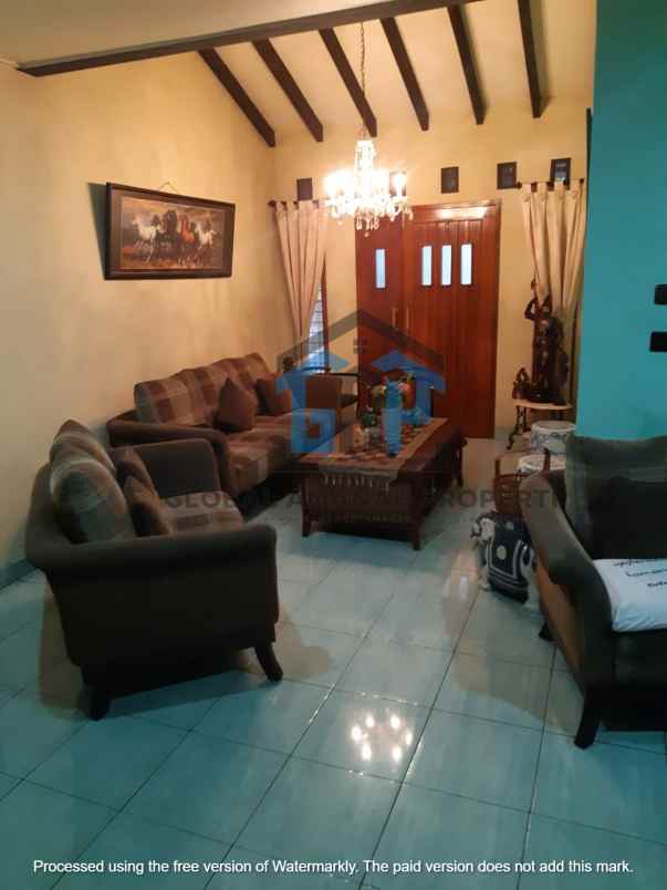 dijual rumah komplek baros