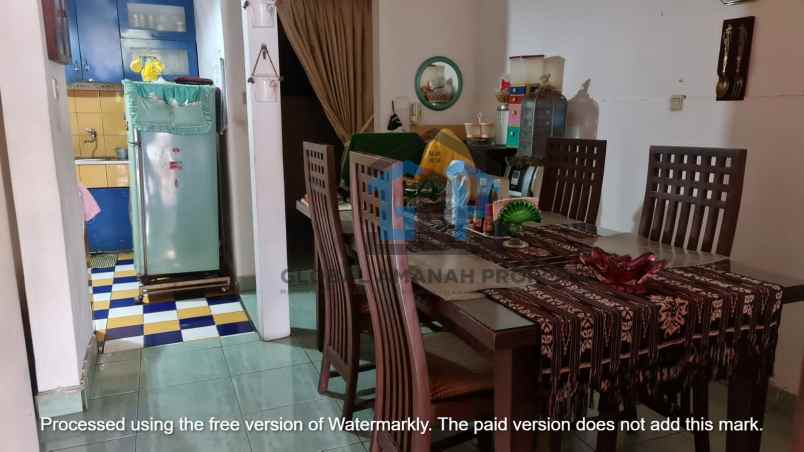 dijual rumah komplek baros