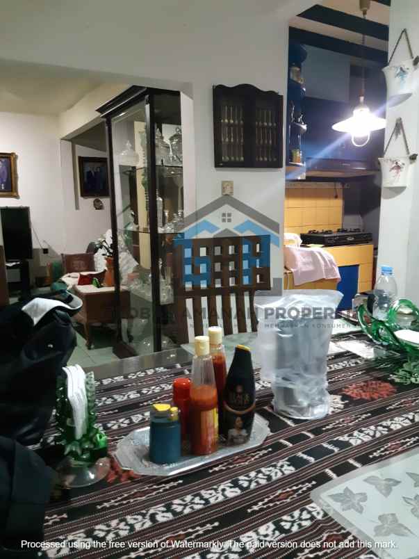 dijual rumah komplek baros