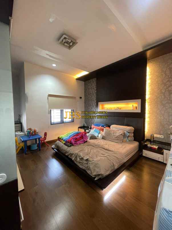 dijual rumah komplek cemara asri jalan