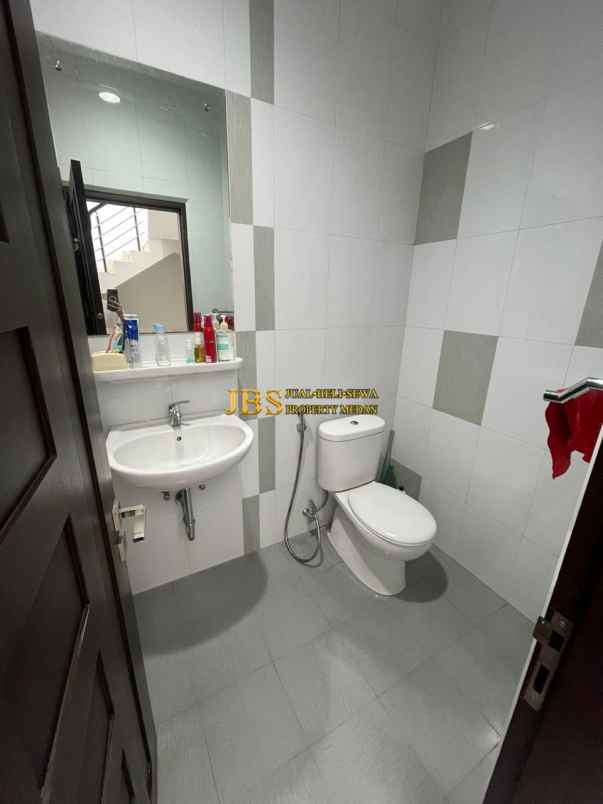 dijual rumah komplek cemara asri jalan