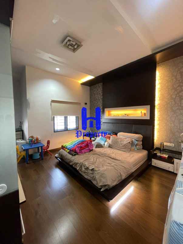 dijual rumah komplek cemara asri jalan