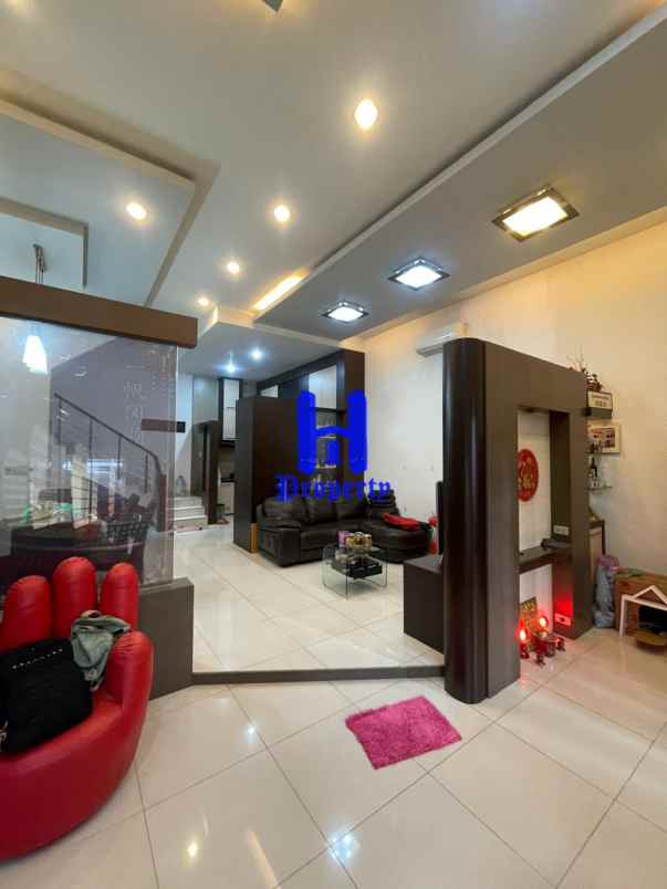 dijual rumah komplek cemara asri jalan