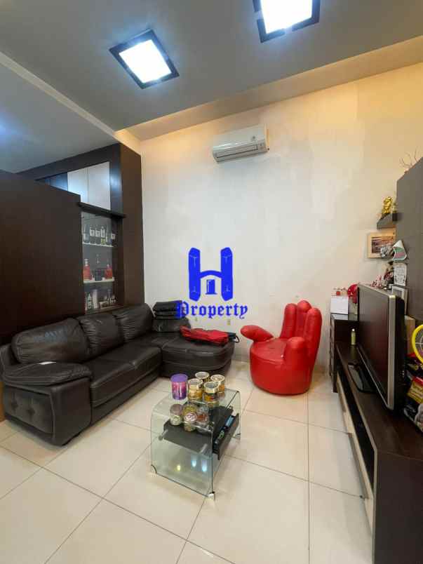 dijual rumah komplek cemara asri jalan