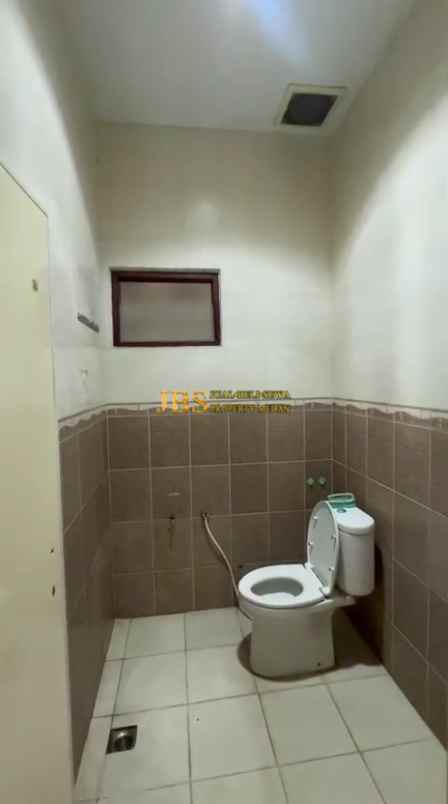 dijual rumah komplek cemara asri jalan