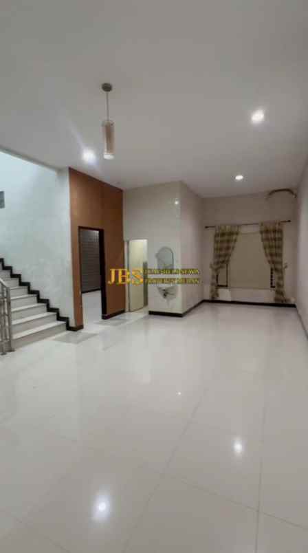 dijual rumah komplek cemara asri jalan