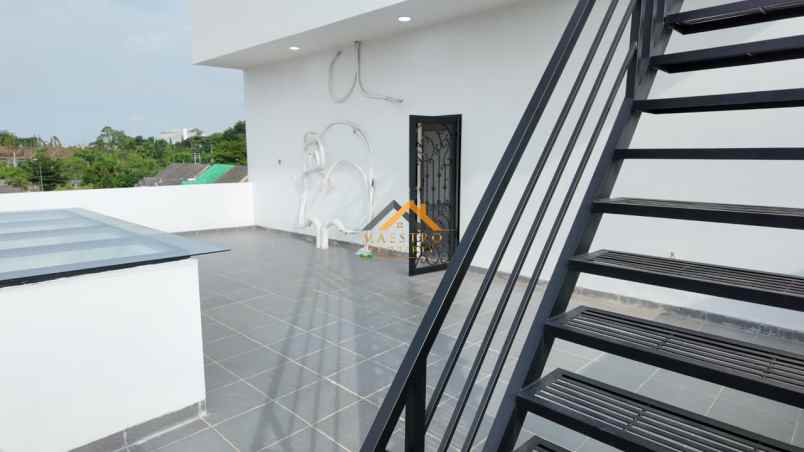dijual rumah komplek cemara hijau jalan